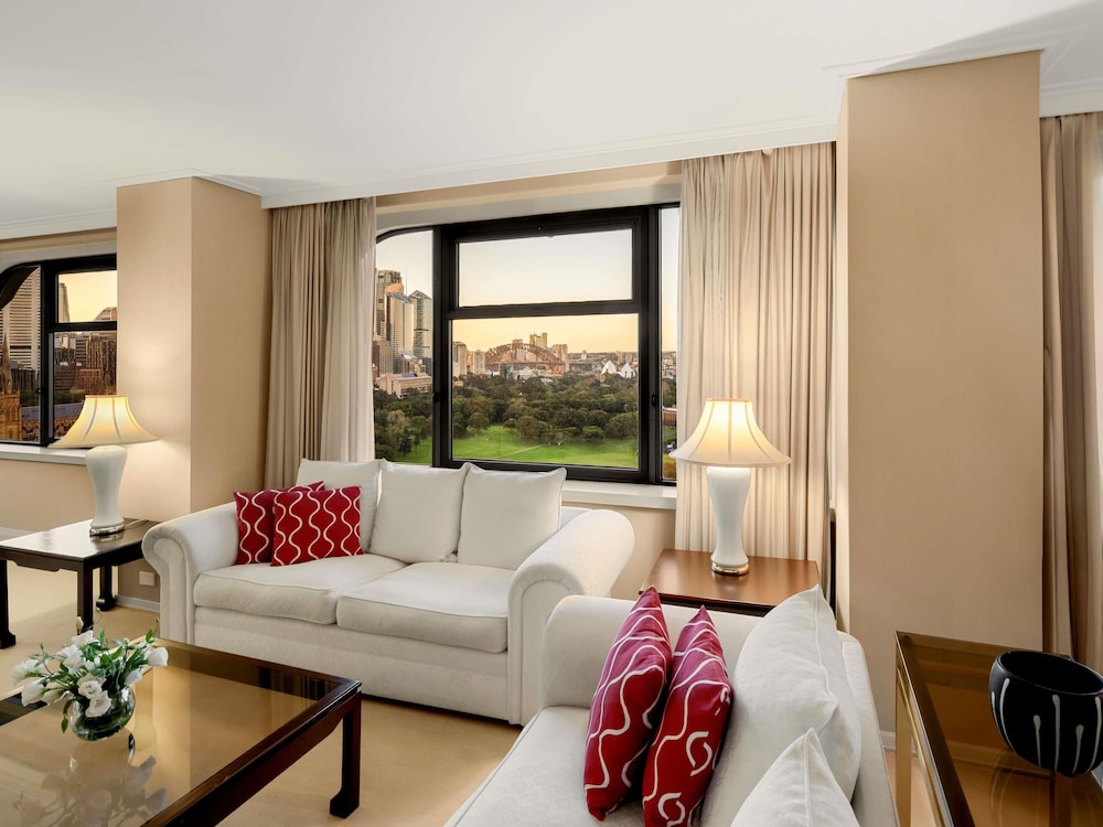 Presidential Suite, 1 King Bed thumbnail 5