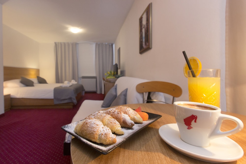 Double Room, Sea View - Photo 6
