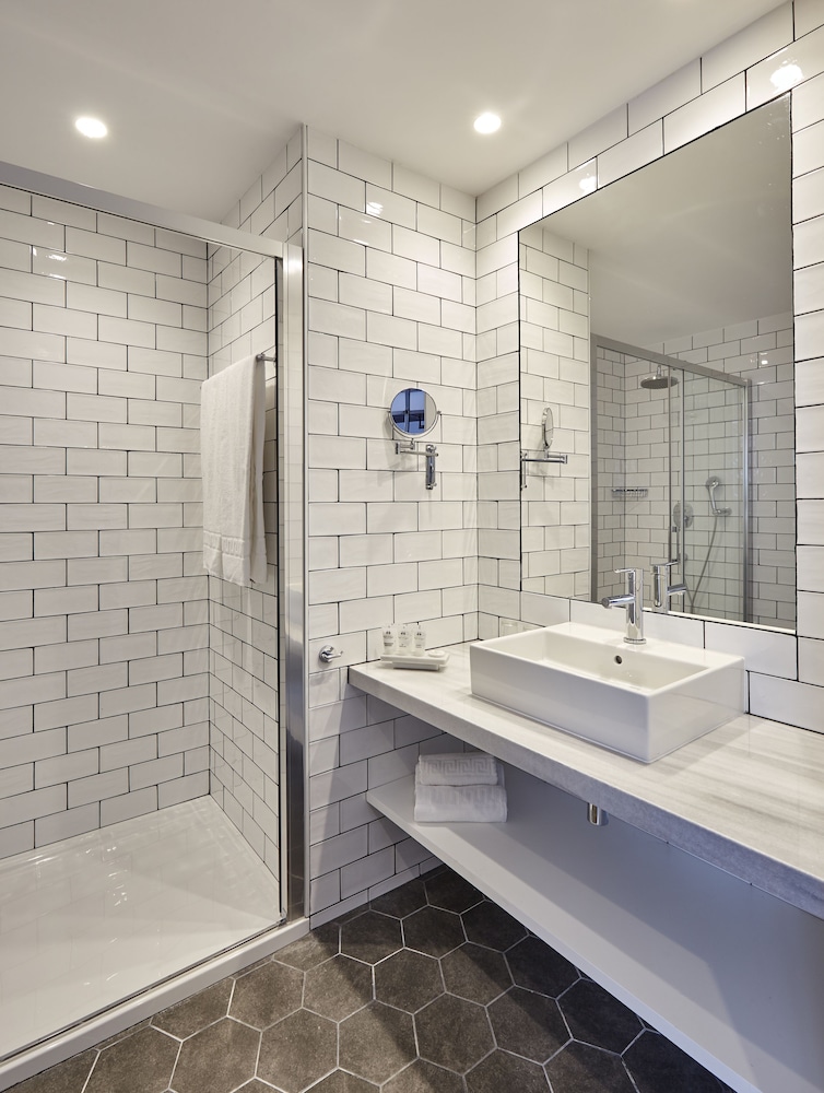 Superior Double or Twin Room (Access to Avana Rooftop) - Photo 12