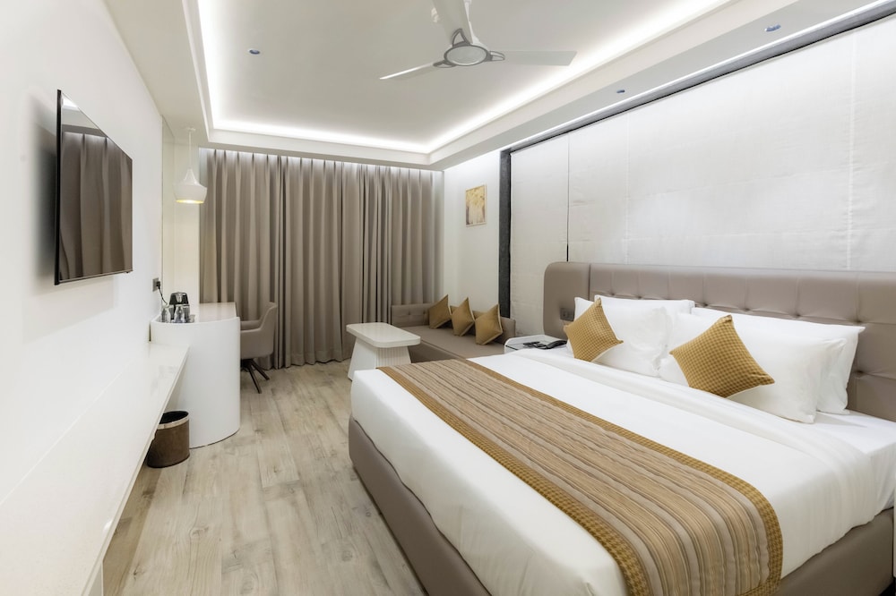 Junior Suite, City View