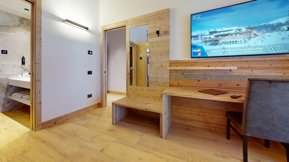 La Romantica Luxury Suite photo 2