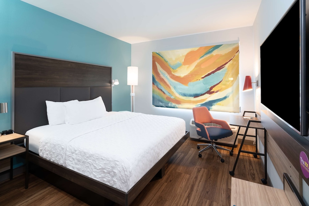 Room, 1 King Bed, Accessible (Hearing) - Photo 2