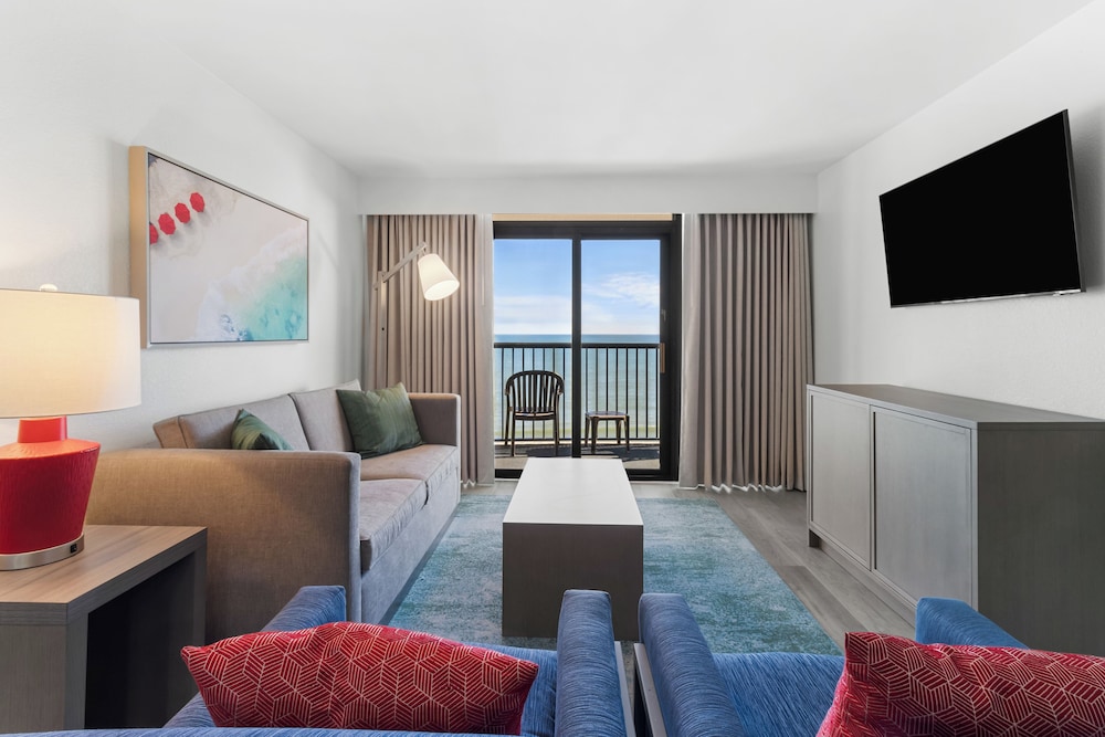 Mariner Oceanfront Deluxe Three Bedroom Condo - Photo 11