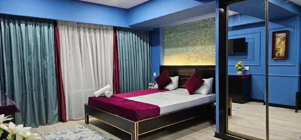 Classic Double Room, City View