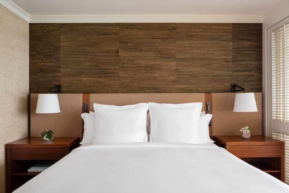 Deluxe Garden Room King