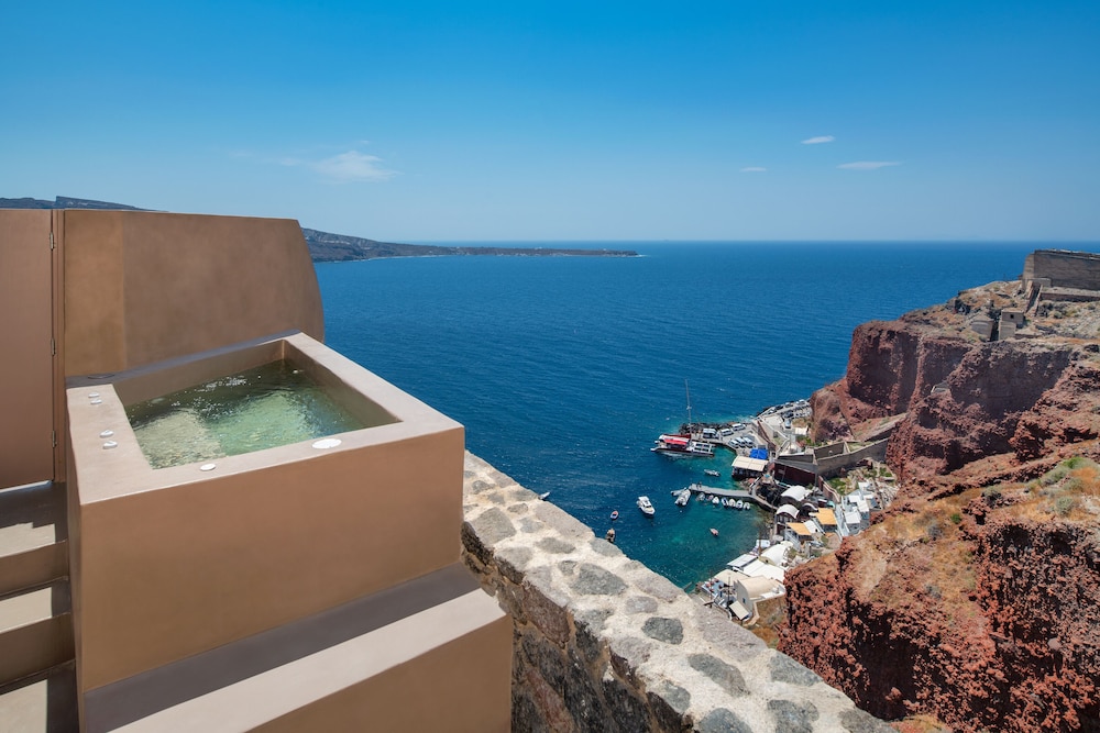 Superior Suite, Jetted Tub, Sea View - Photo 3