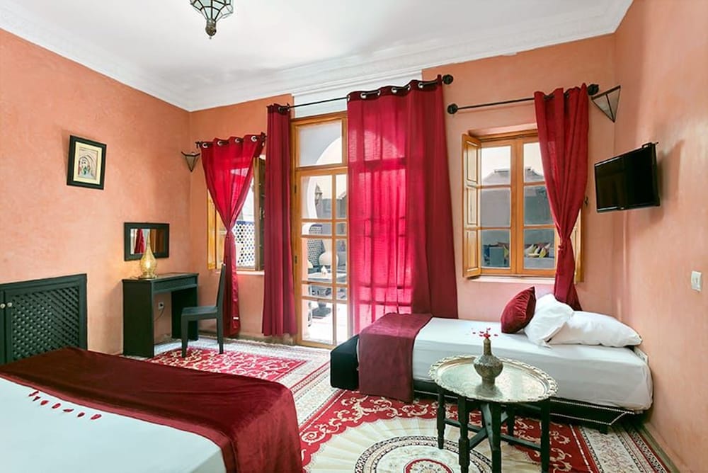 Double Room, Private Bathroom (Bordeaux)