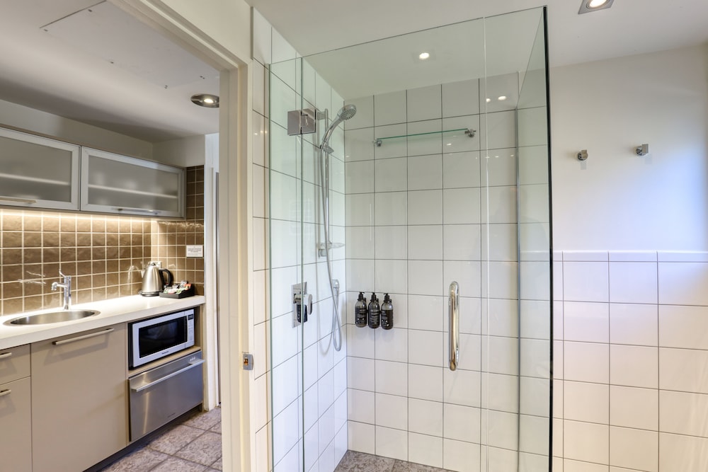 Studio Suite- King - Photo 14