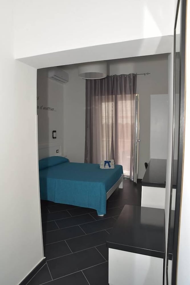 Double Room - Photo 5