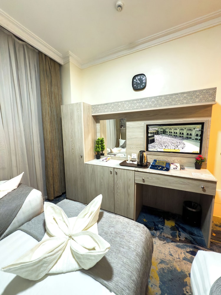 Standard Triple Room photo 2