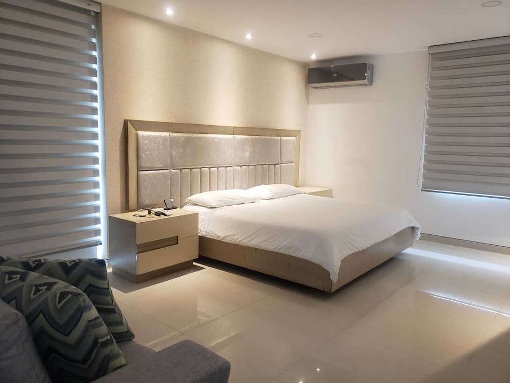 Luxury Suite