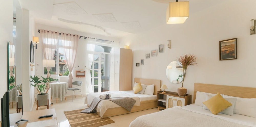 Deluxe Triple Room, Garden View
