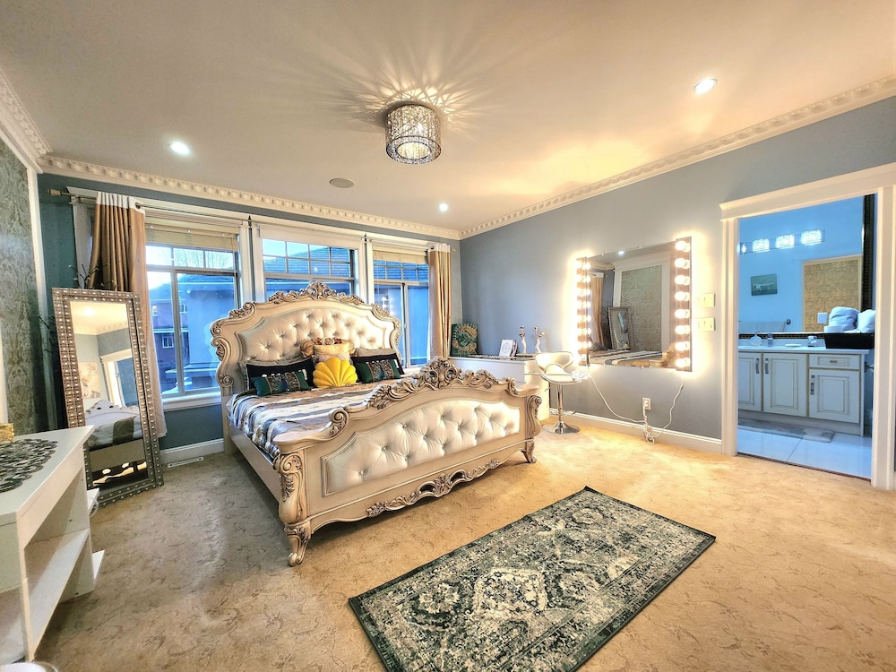 Honeymoon Studio Suite photo 2