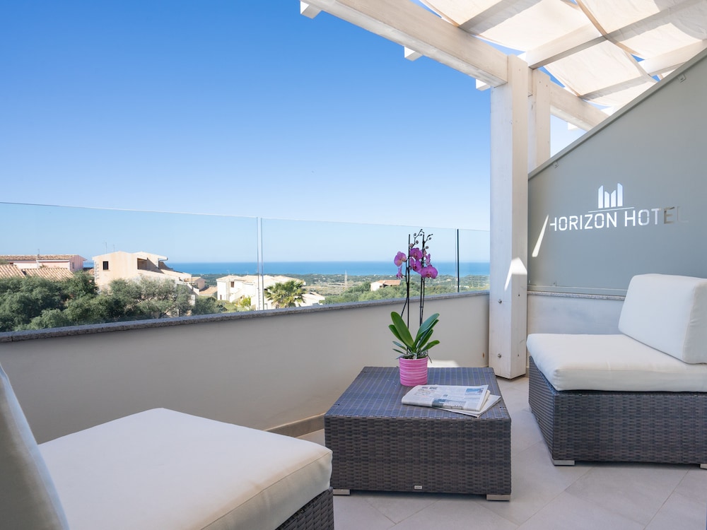 Classic Double Or Twin Room, 1 Bedroom, Balcony, Sea View photo 2