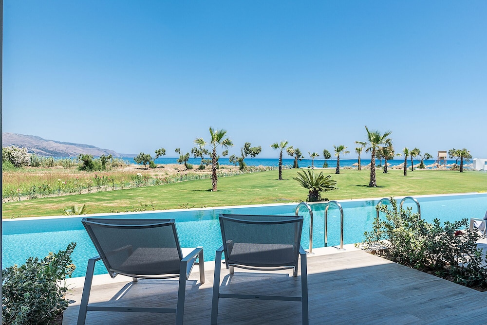 Classic Room, Pool Access, Partial Sea View