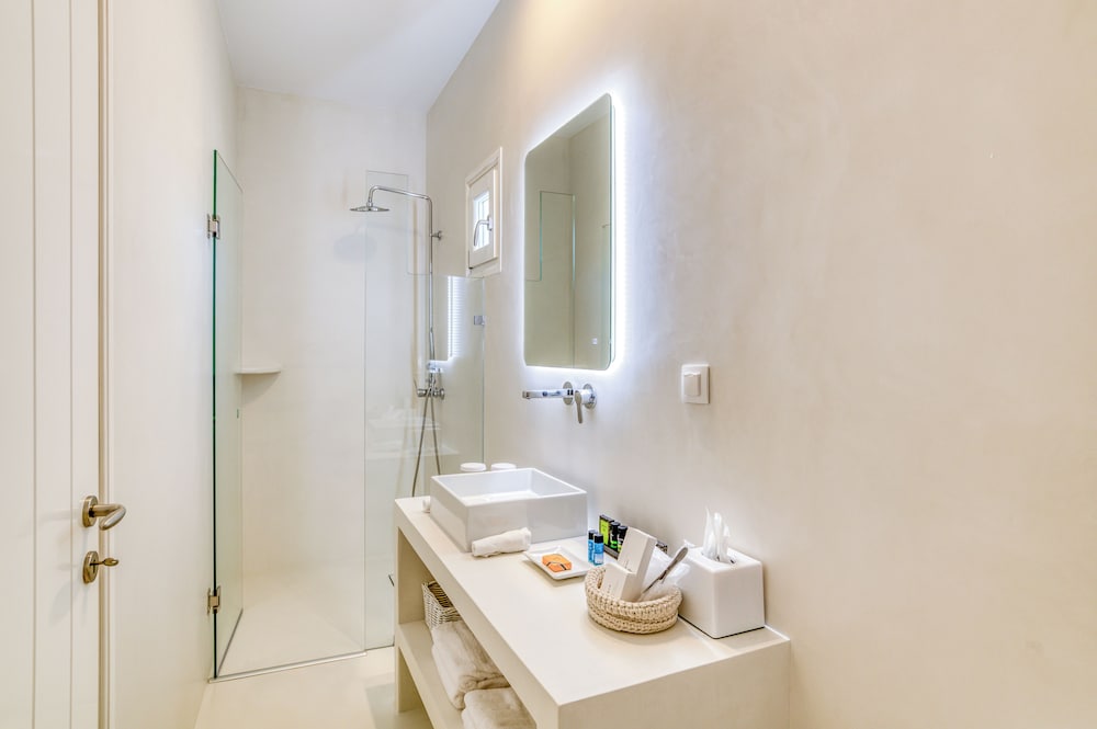 Double or Twin Room, Partial Sea View (Serifos) photo 2