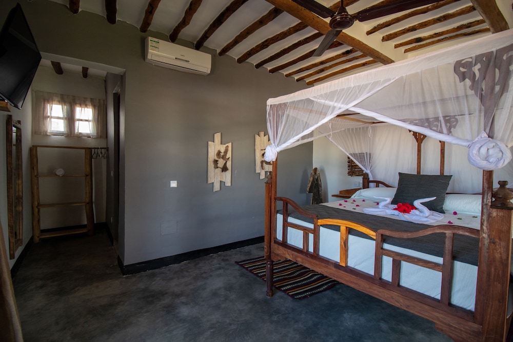 Junior Suite, Balcony, Pool View photo 2