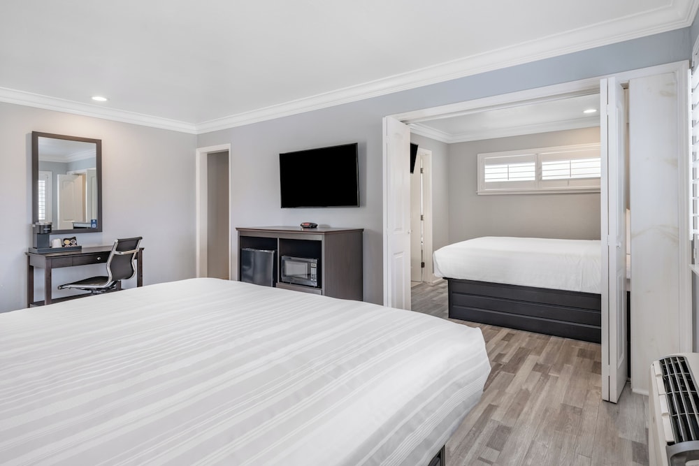 Family Suite, 2 Bedrooms - Photo 1