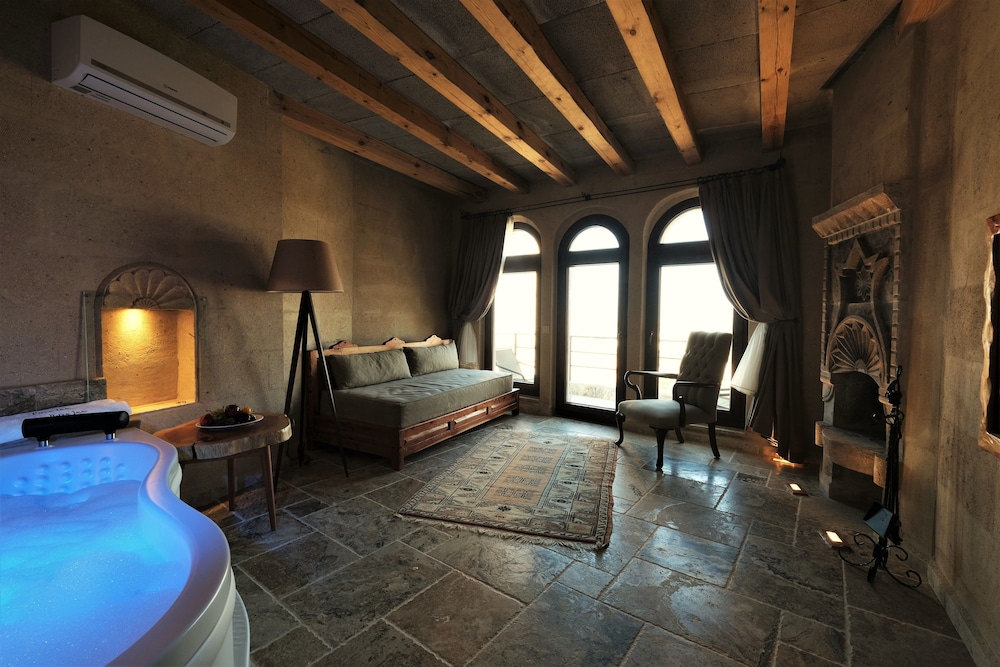 King Suite with/without Balcony photo 1