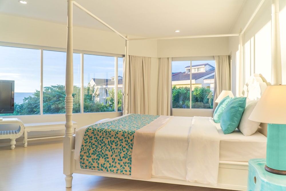 Suite - Photo 15