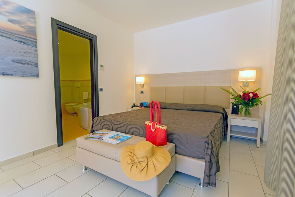 Classic Quadruple Room (2 adults+2 children) photo 1