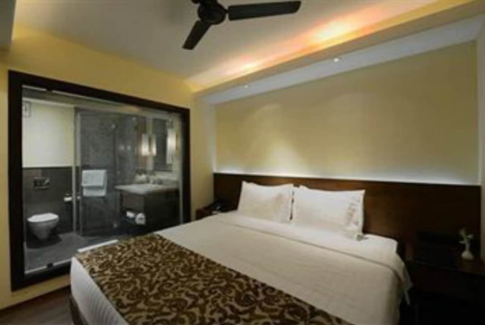 Deluxe Suite photo 1
