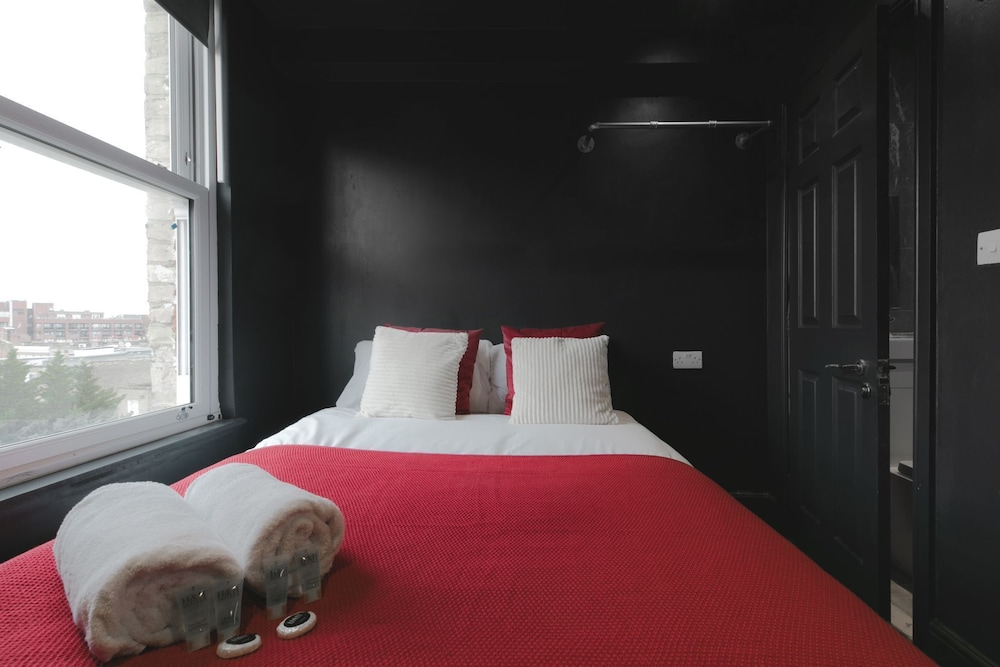 Double Room, Ensuite (Compact) photo 3