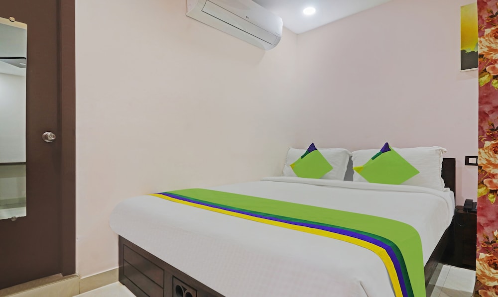 Deluxe Room - Photo 5