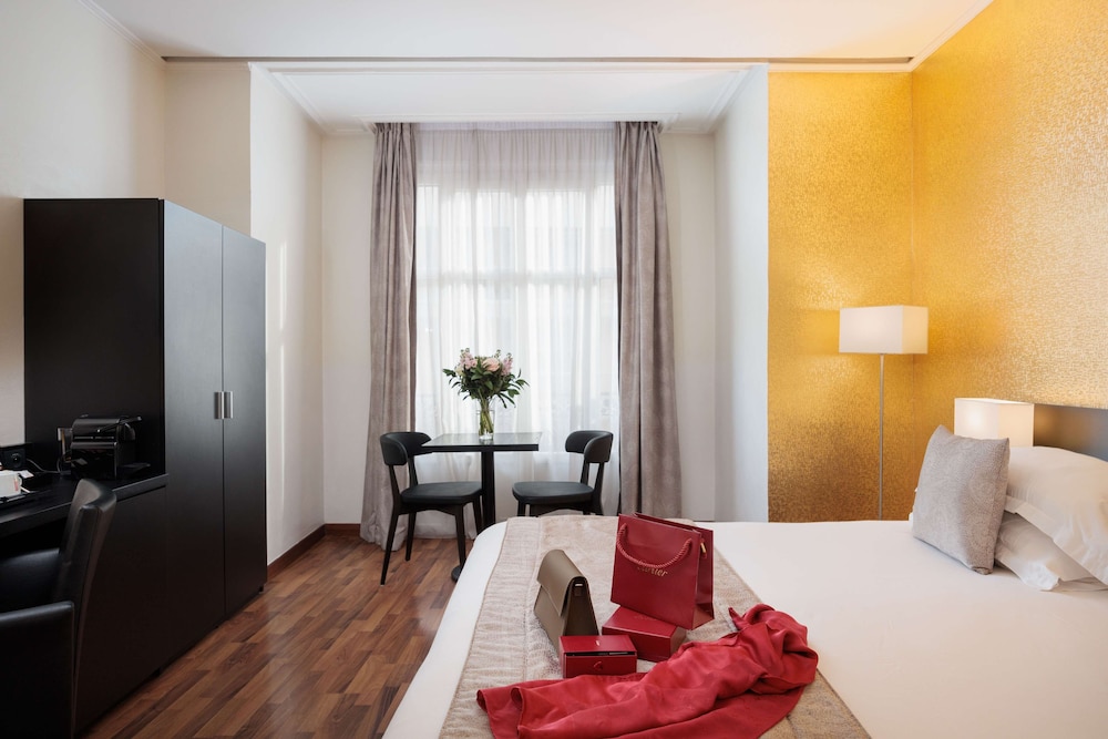Deluxe Room, 1 King Bed, Non Smoking (Twin bed on request) - Photo 15