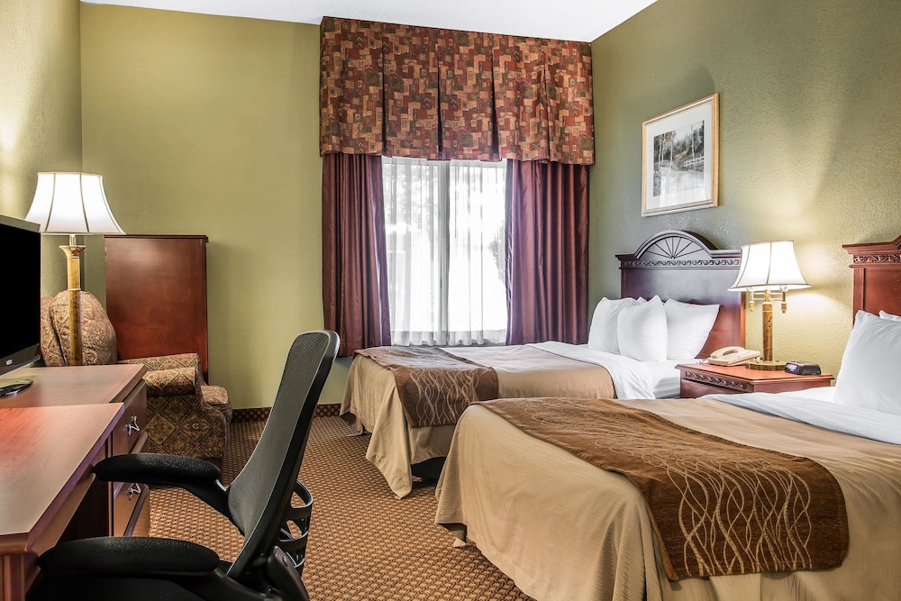 Standard Room, 2 Queen Beds, Non Smoking - Photo 4