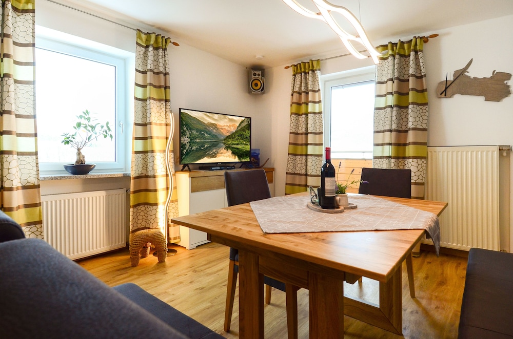 Family Apartment, Mountain View (Bernstein)