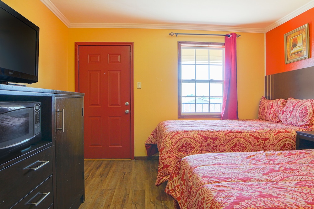 Room, Multiple Beds - Photo 2