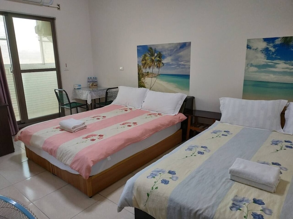 Quadruple Room (4f) photo 1