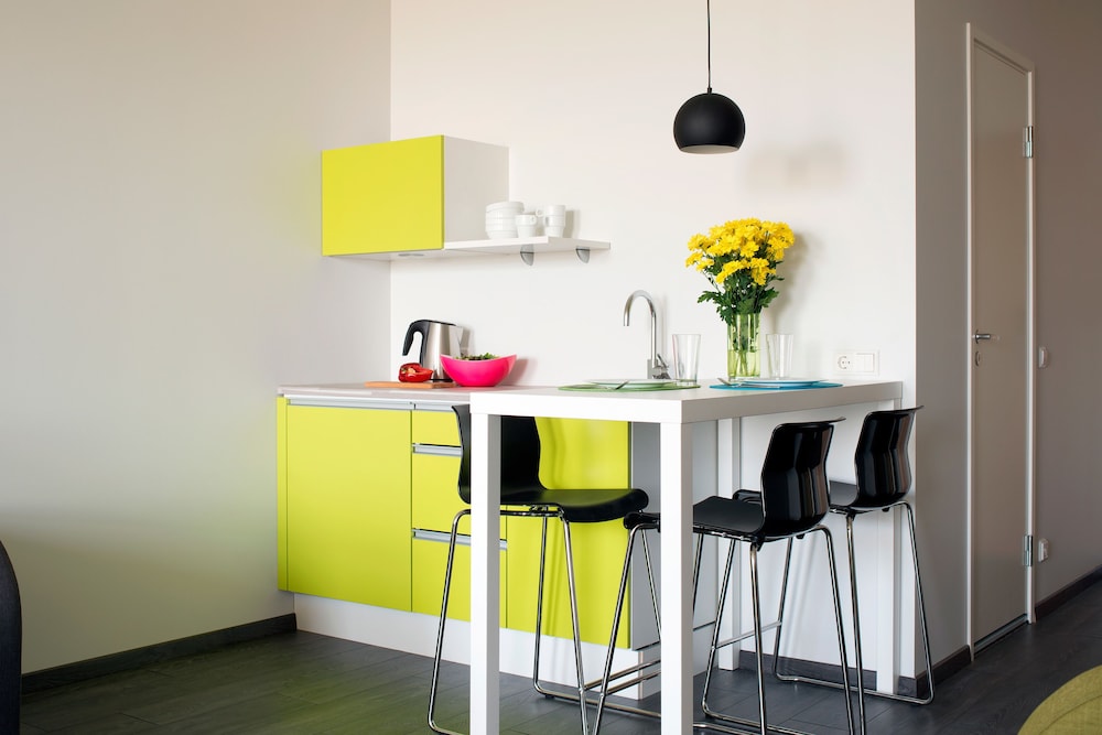 Family Room, Kitchenette - Photo 9