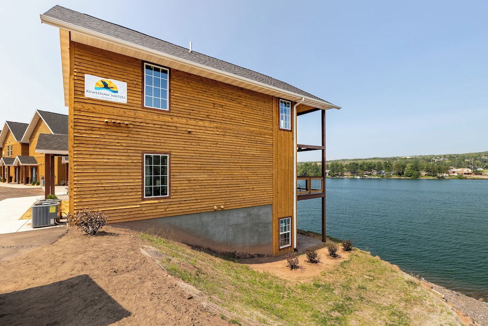Cabin 24B, Pet Friendly, Non-Smoking
