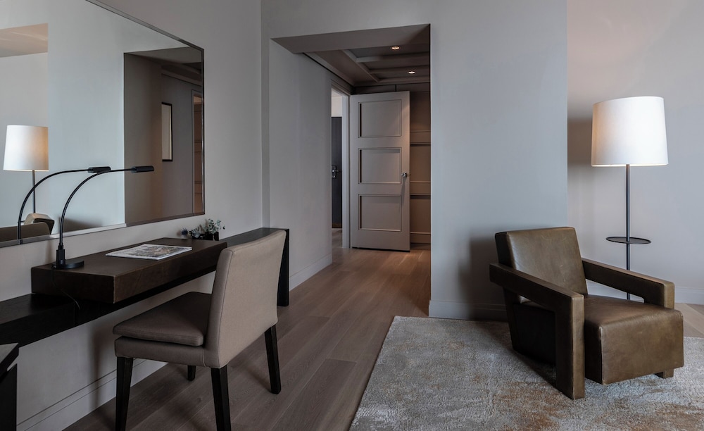 Acropolis Panoramic View Suite