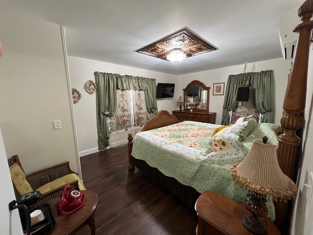 Room Number 4 photo 1