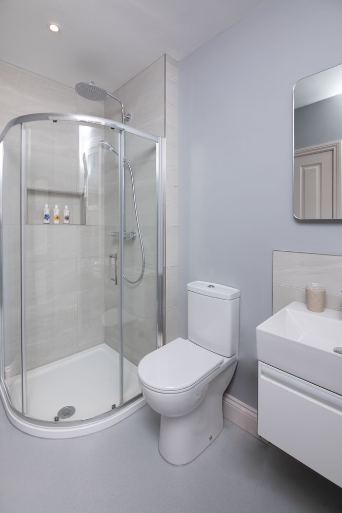 Double Room, Ensuite - Photo 8