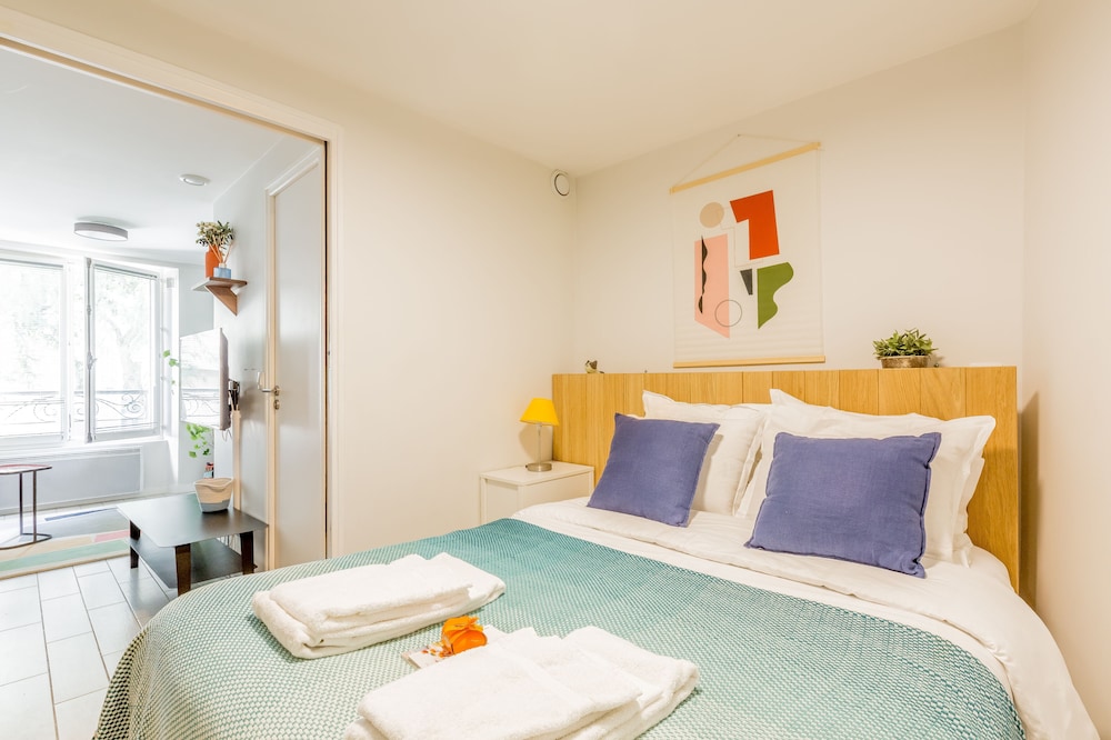 1B-2B : 1-bedroom - lower floor (no elevator) photo 2