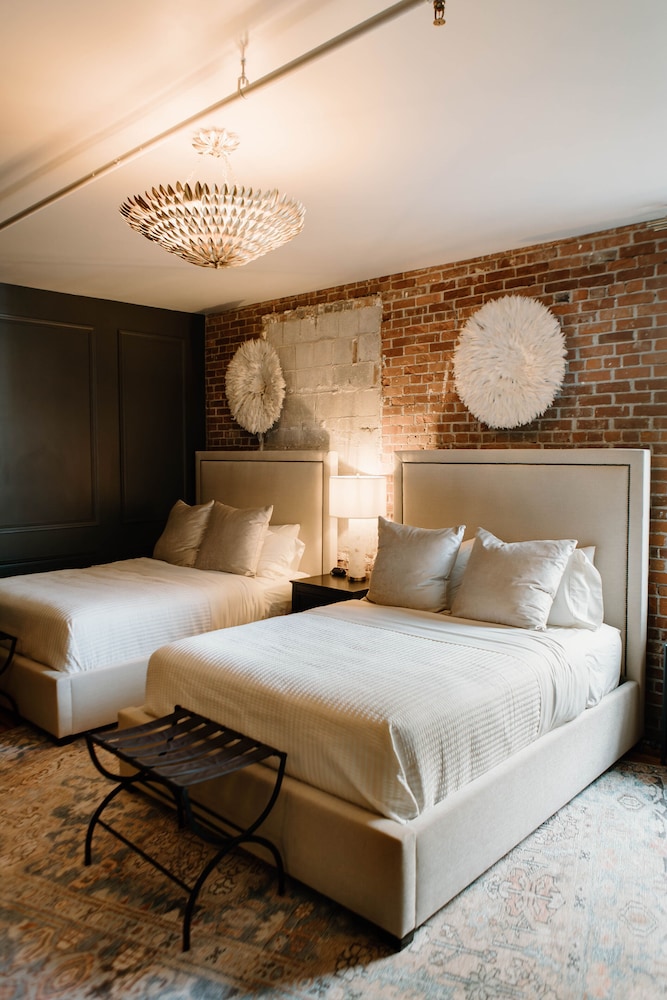 Room 4 - The Rodolphe with Steam Shower