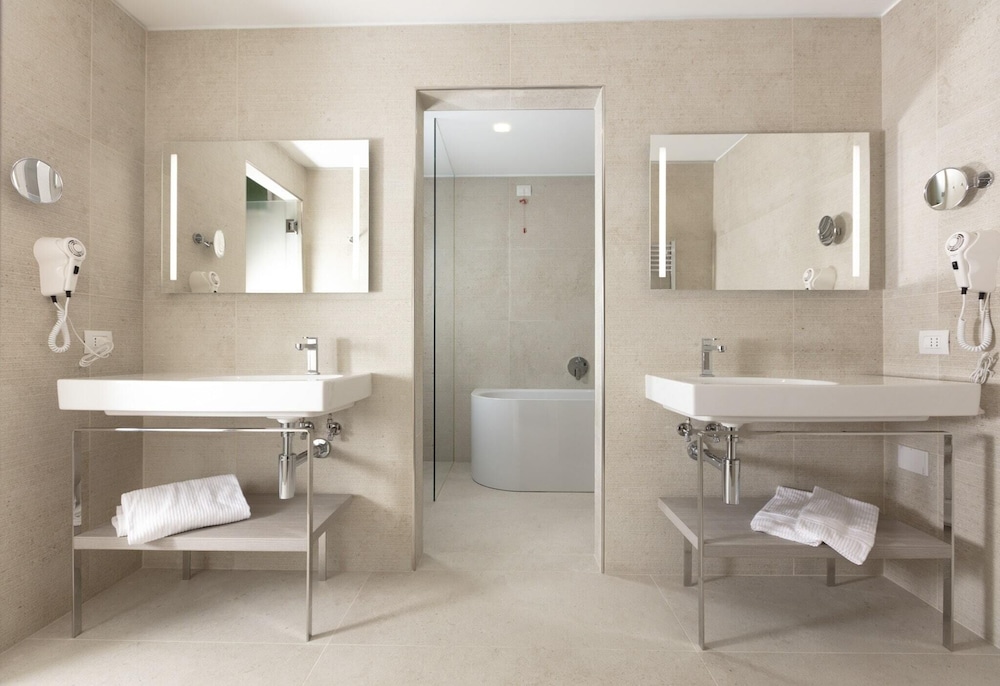 Junior Suite - Photo 13