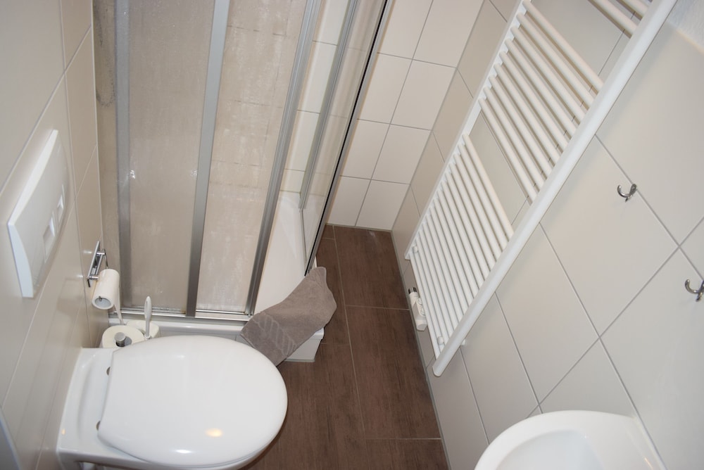 Standard Double or Twin Room, Private Bathroom photo 3
