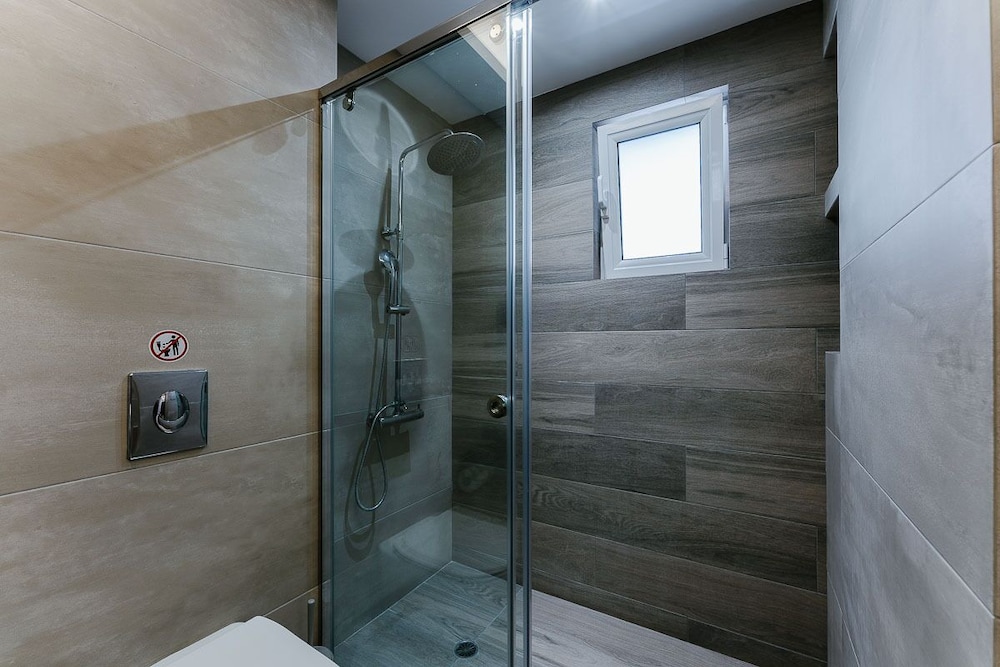 Deluxe Apartment, 2 Bedrooms, Non Smoking - Photo 5