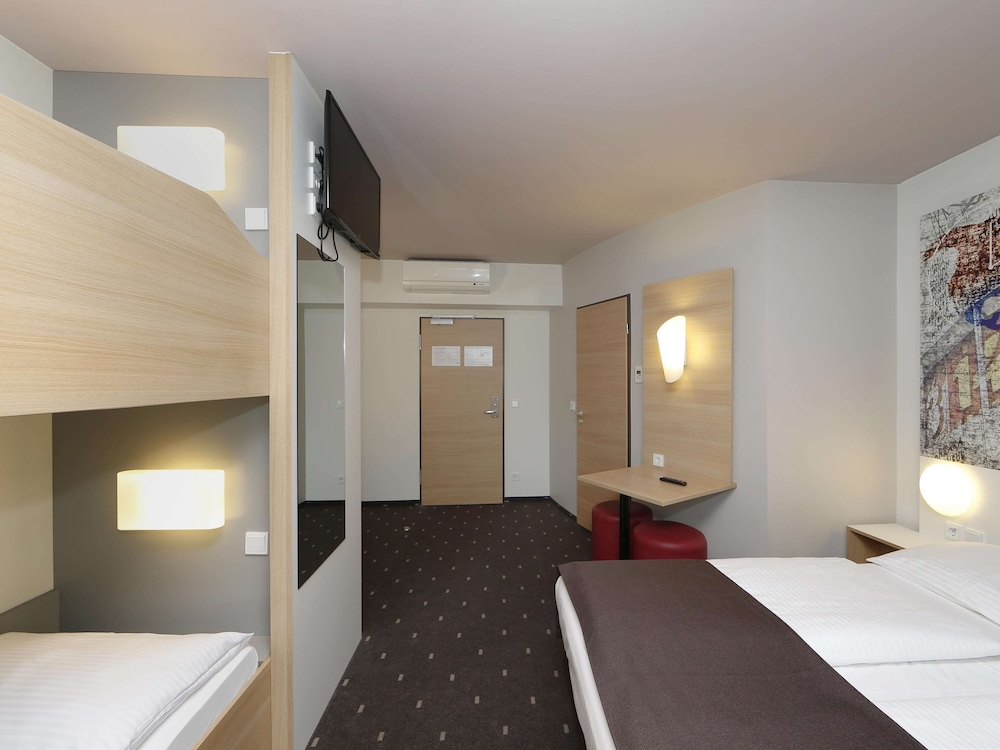 B&B HOTEL Berlin-Alexanderplatz - Photo 20