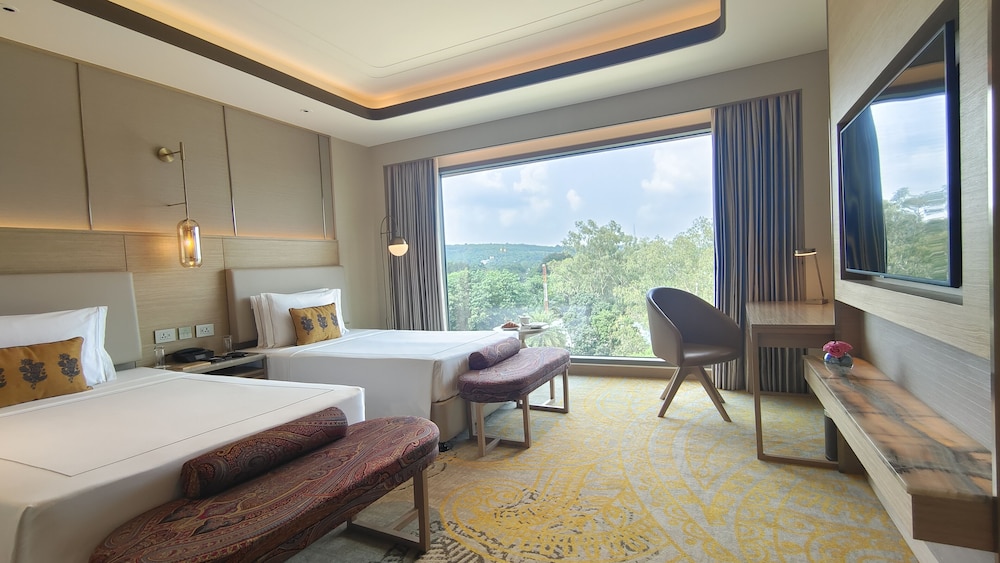 Deluxe Room, 2 Twin Beds - Photo 1