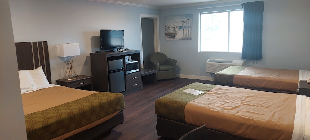 Standard Room, Multiple Beds, Non Smoking - Photo 2