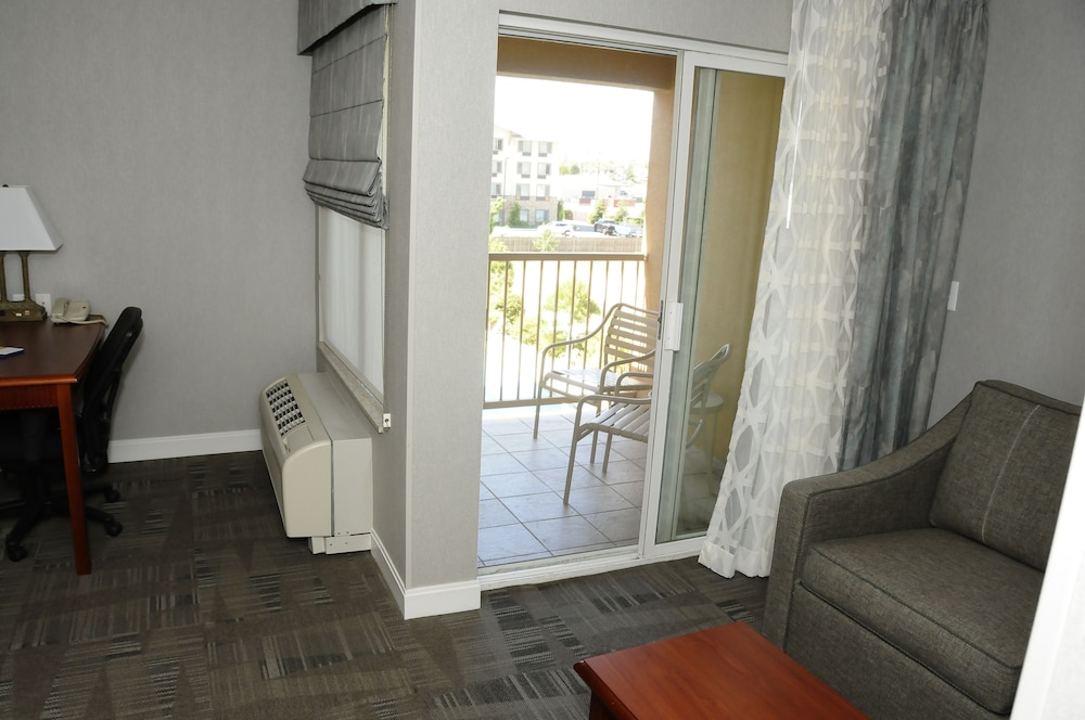 Studio, 1 King Bed, Accessible, Non Smoking - Photo 8