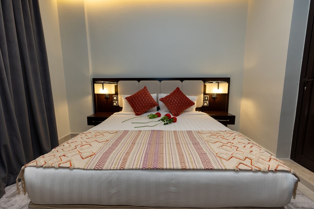 Double or Twin Room, 1 Large Twin Bed, Sea View photo 2