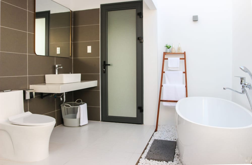Deluxe Double Room, Bathtub, Garden View - Photo 2