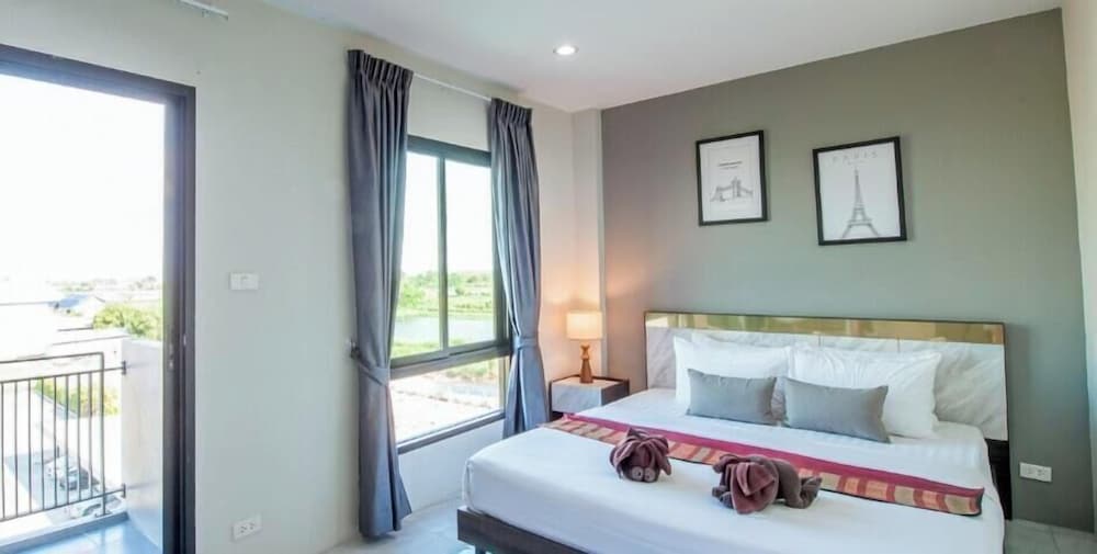 Parkside Superior Double Bed - Photo 1